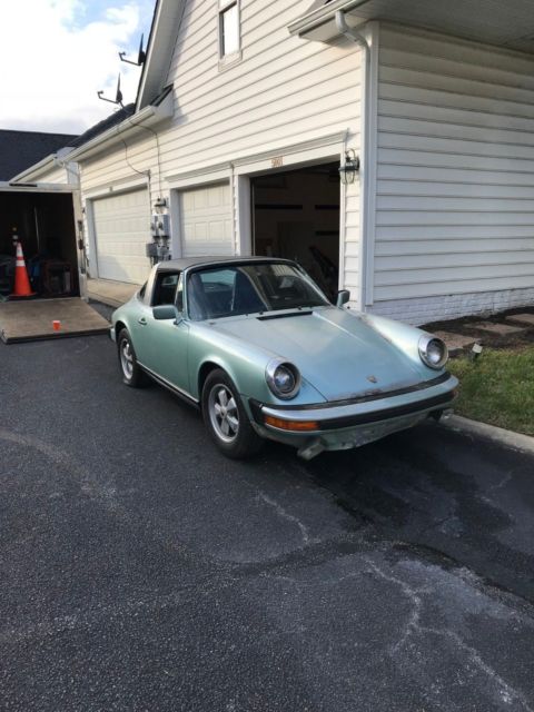 1976 Porsche 911 2 door