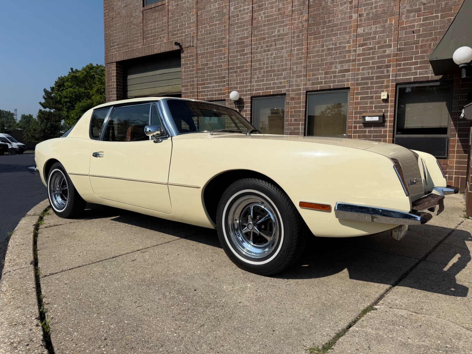 1976 Studebaker Avanti II - photo 7
