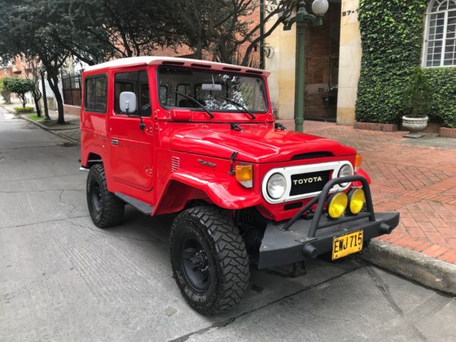 1976 Toyota FJ Cruiser FJ-40 Land Cruiser Hardtop Fully Restored 1976 Toyota Land Cruiser