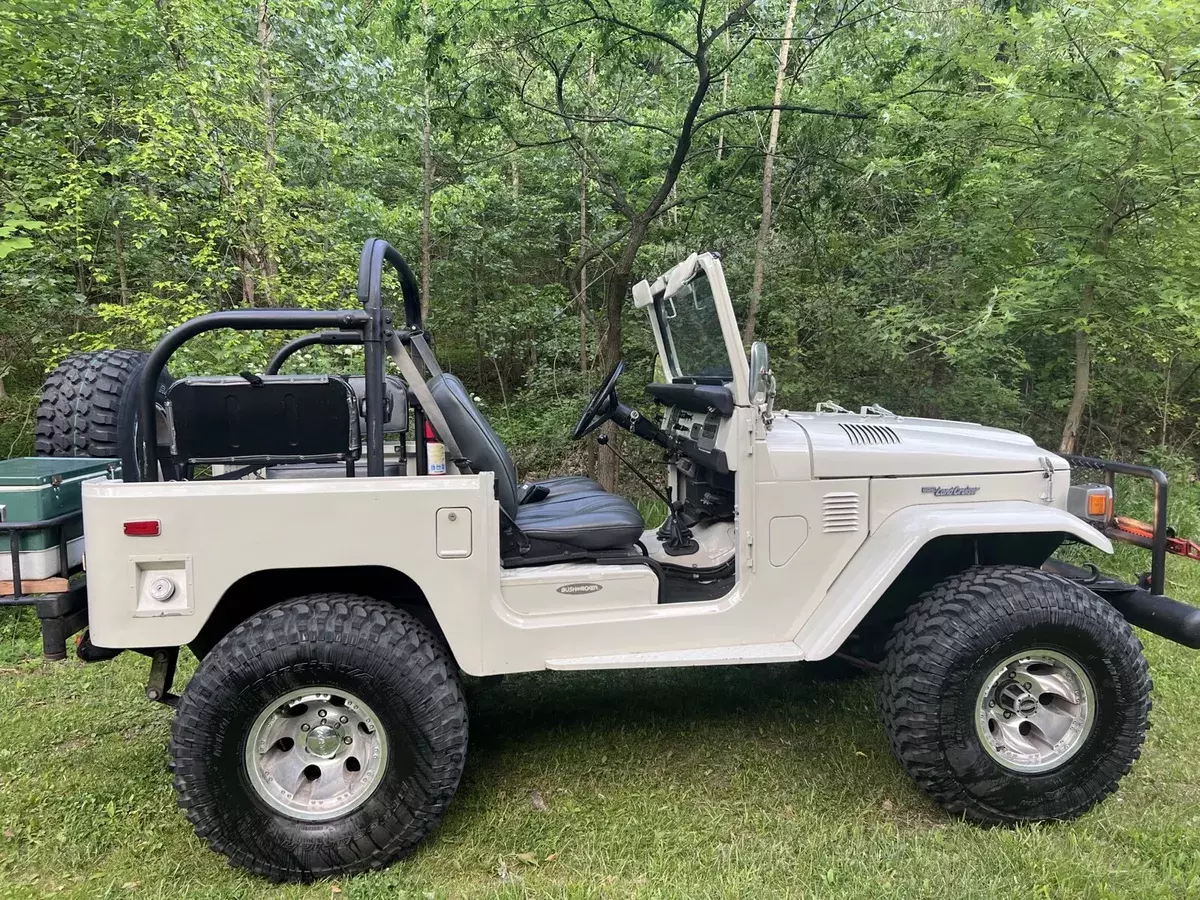 1976 Toyota FJ Cruiser SUV White 1976 Toyota FJ Cruiser