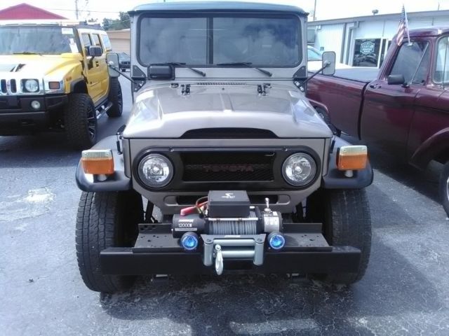 1976 Toyota Land Cruiser -- - photo 4