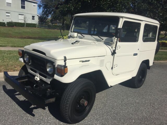 1976 Toyota Land Cruiser BJ40 3.0 L Diesel 4x4 5 speed 1976 Toyota Land Cruiser BJ40 3.0L B diesel engene