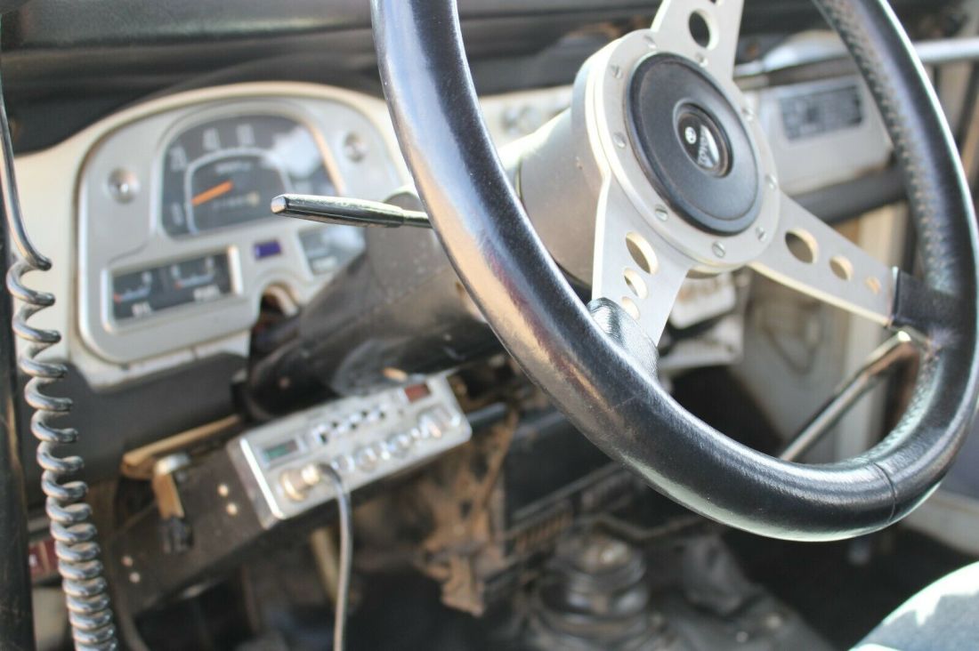1976 Toyota Land Cruiser FJ40 - photo 6