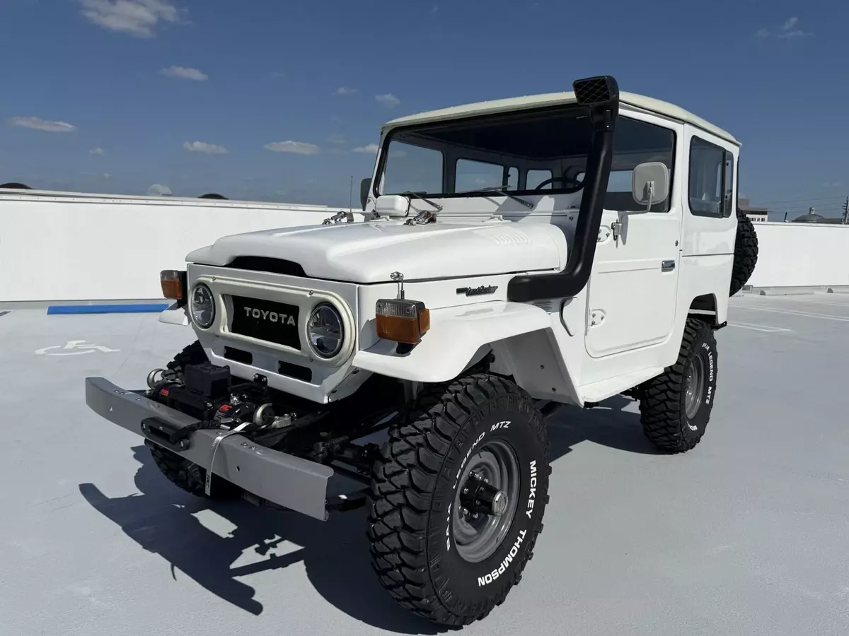 1976 Toyota Land Cruiser FJ40 SUV White 1976 Toyota Land Cruiser FJ40