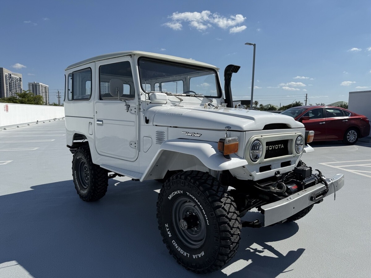 1976 Toyota Land Cruiser FJ40 - photo 3