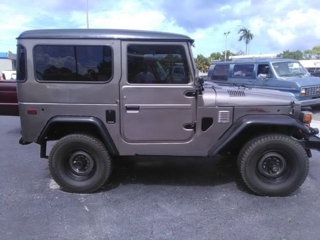 1976 Toyota Land Cruiser -- - photo 5