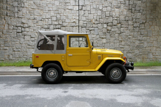 1976 Toyota Land Cruiser FJ40 - photo 2
