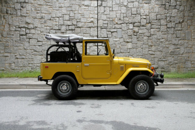 1976 Toyota Land Cruiser FJ40 - photo 3