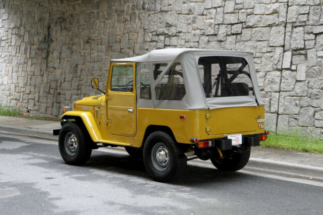 1976 Toyota Land Cruiser FJ40 - photo 4
