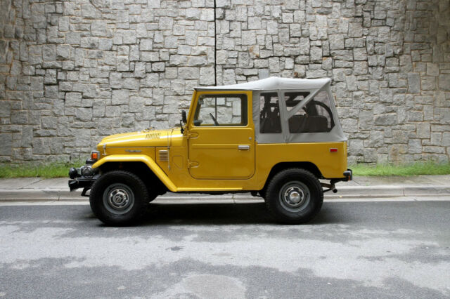 1976 Toyota Land Cruiser FJ40 - photo 7