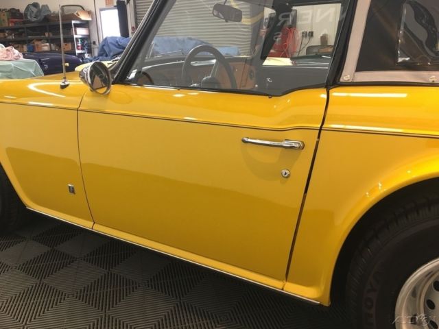 1976 Triumph TR-6 4-SPEED, STANDARD WHEELS, FOG LAMPS - photo 9