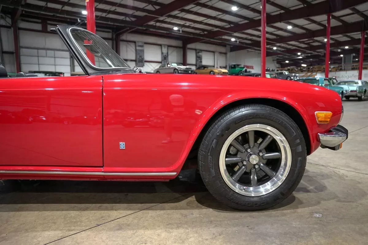 1976 Triumph TR-6 Convertible - photo 11