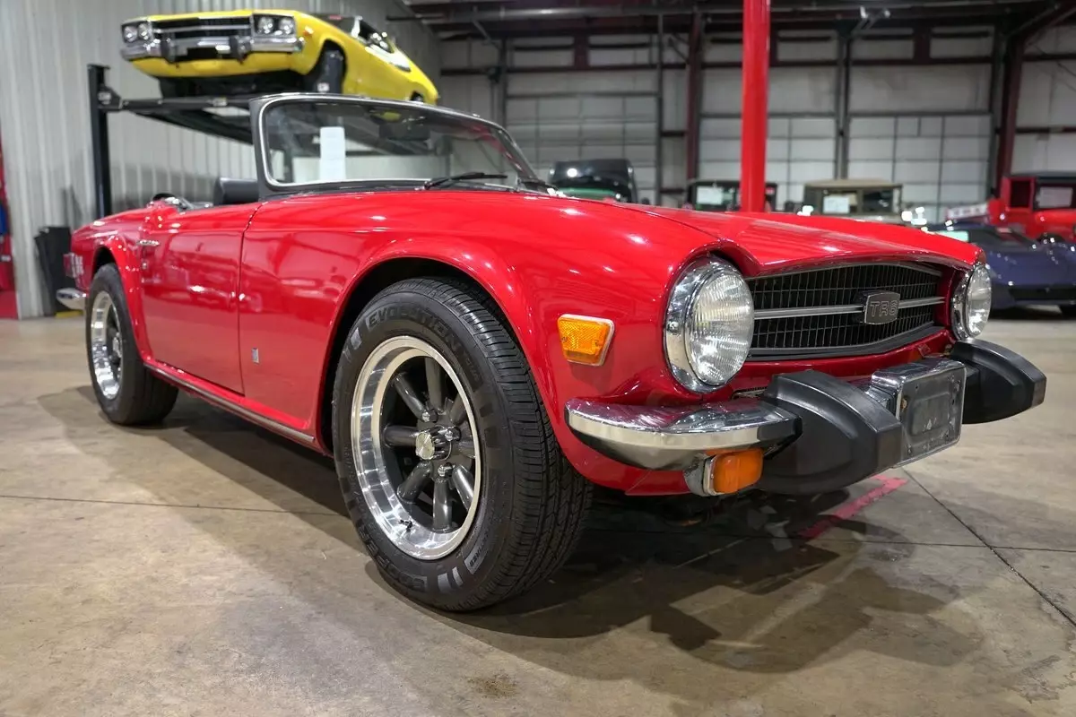 1976 Triumph TR-6 Convertible - photo 12