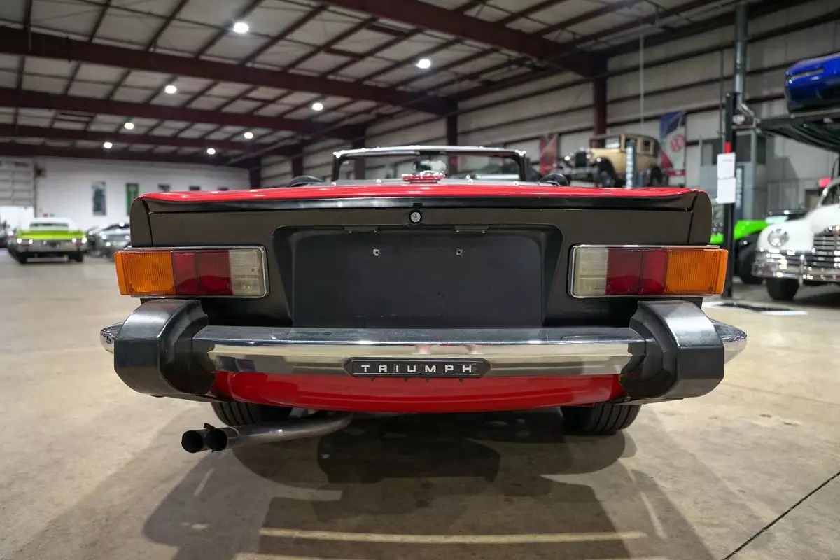 1976 Triumph TR-6 Convertible - photo 7