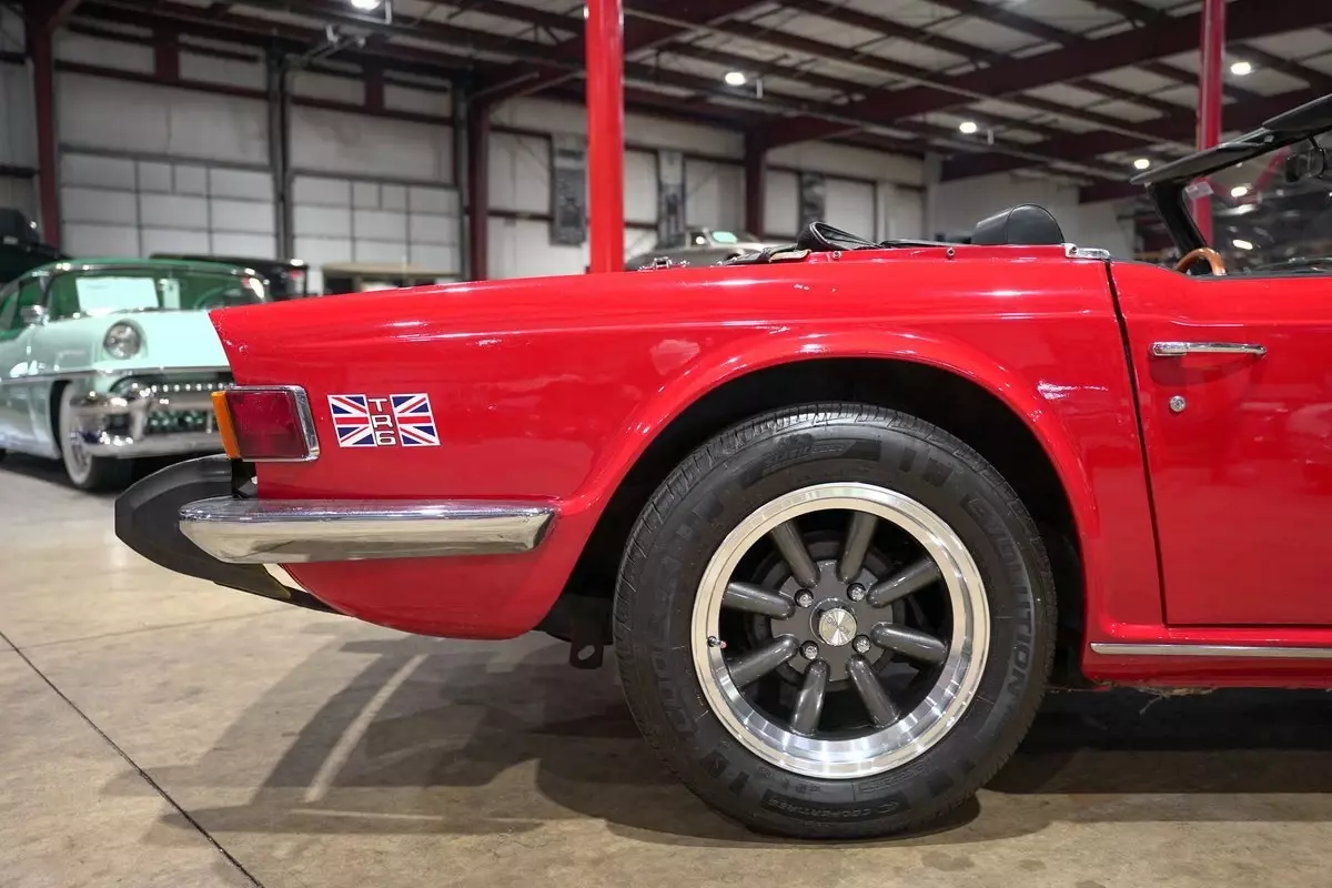 1976 Triumph TR-6 Convertible - photo 9