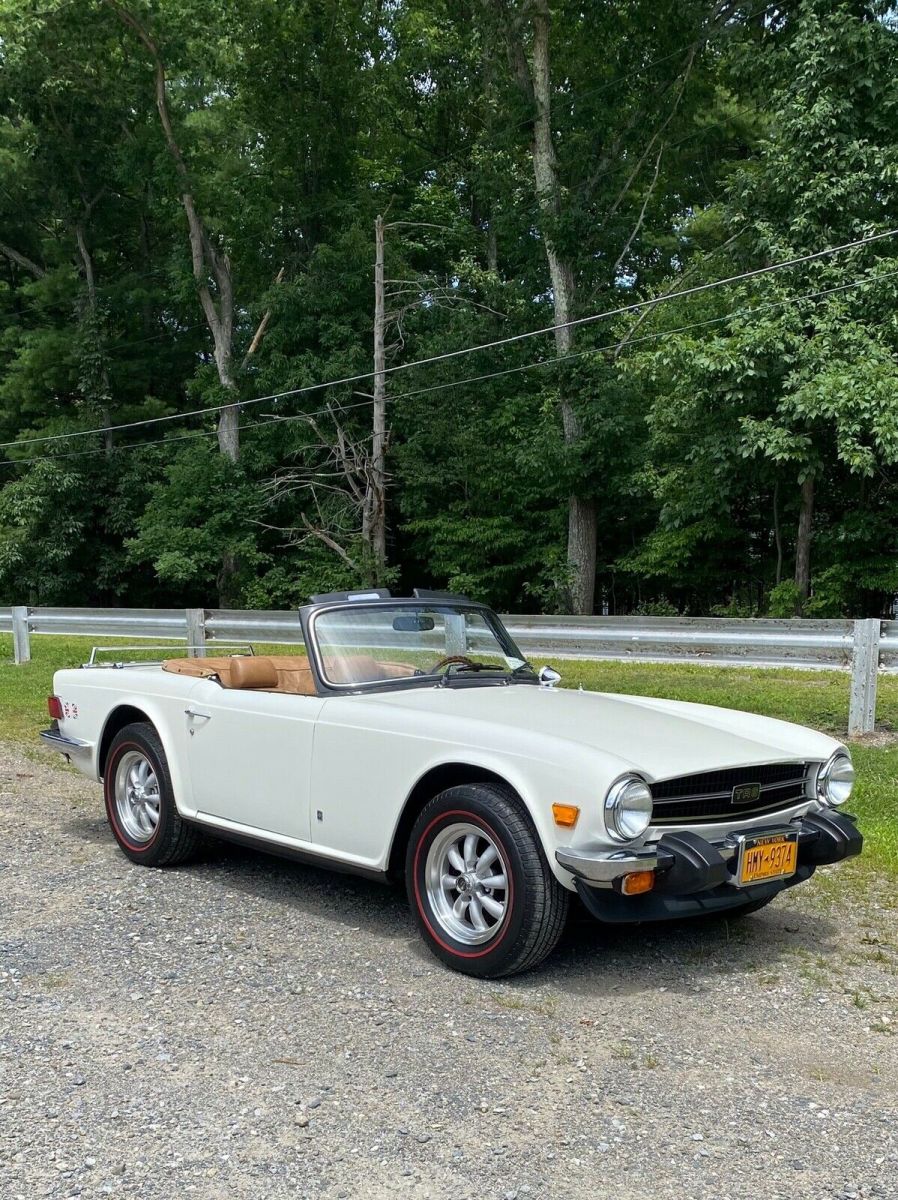 1976 Triumph TR6 Convertible White FWD Manual w/ overdrive 1976 Triumph TR6 w/ overdrive