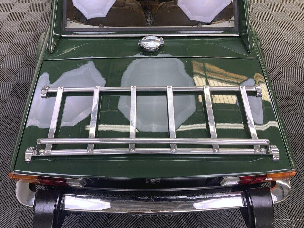 1976 Triumph TR-6 1976 TRIUMPH TR6. BRITISH RACING GREEN WITH TAN TRIM - photo 10