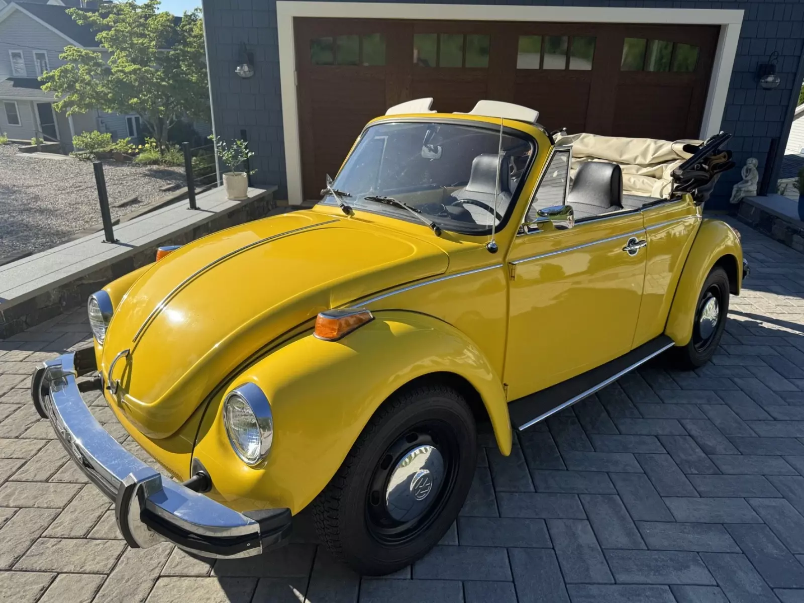 1976 Volkswagen Beetle Convertible YELLOW 1976 Volkswagen Beetle - Classic Black