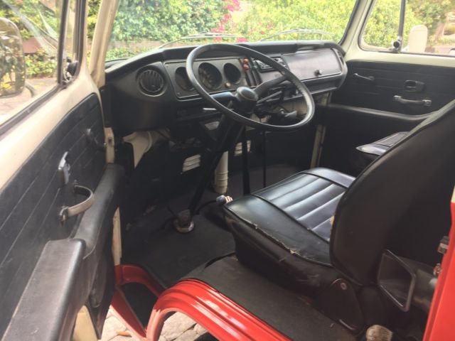 1976 Volkswagen Bus/Vanagon - RARE SUNROOF - ORIGINAL OWNER - NEW PAINT - photo 13