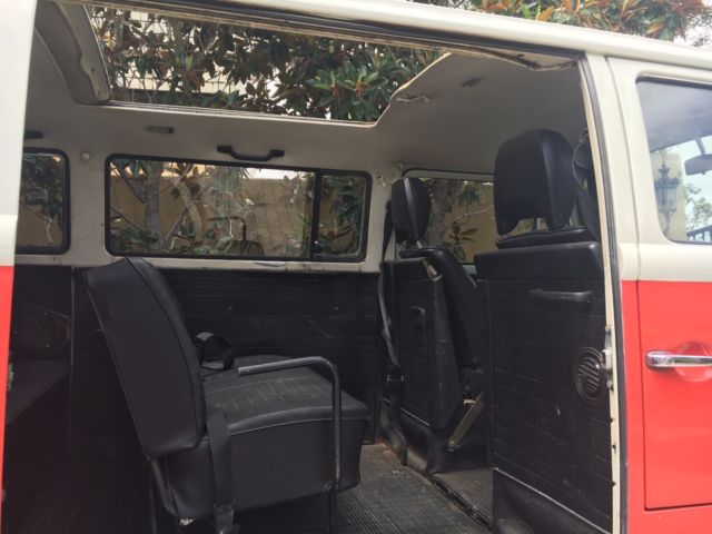 1976 Volkswagen Bus/Vanagon - RARE SUNROOF - ORIGINAL OWNER - NEW PAINT - photo 9