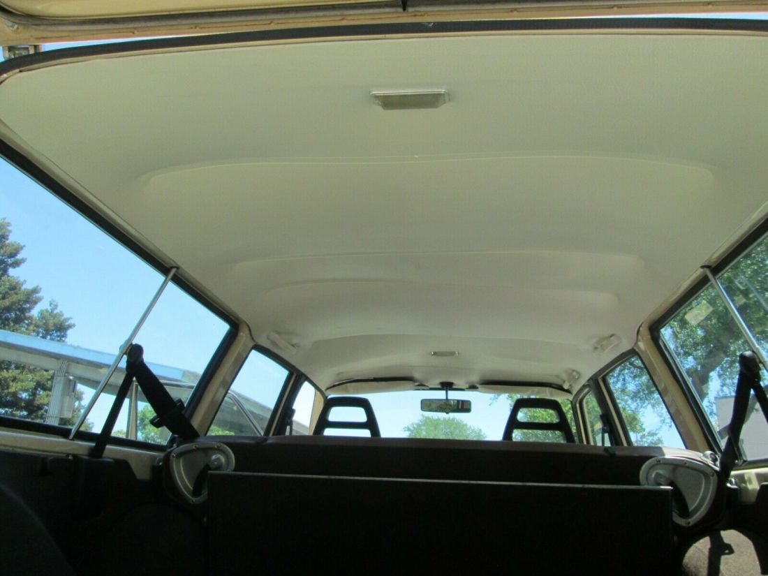 1976 Volvo 240 - photo 12