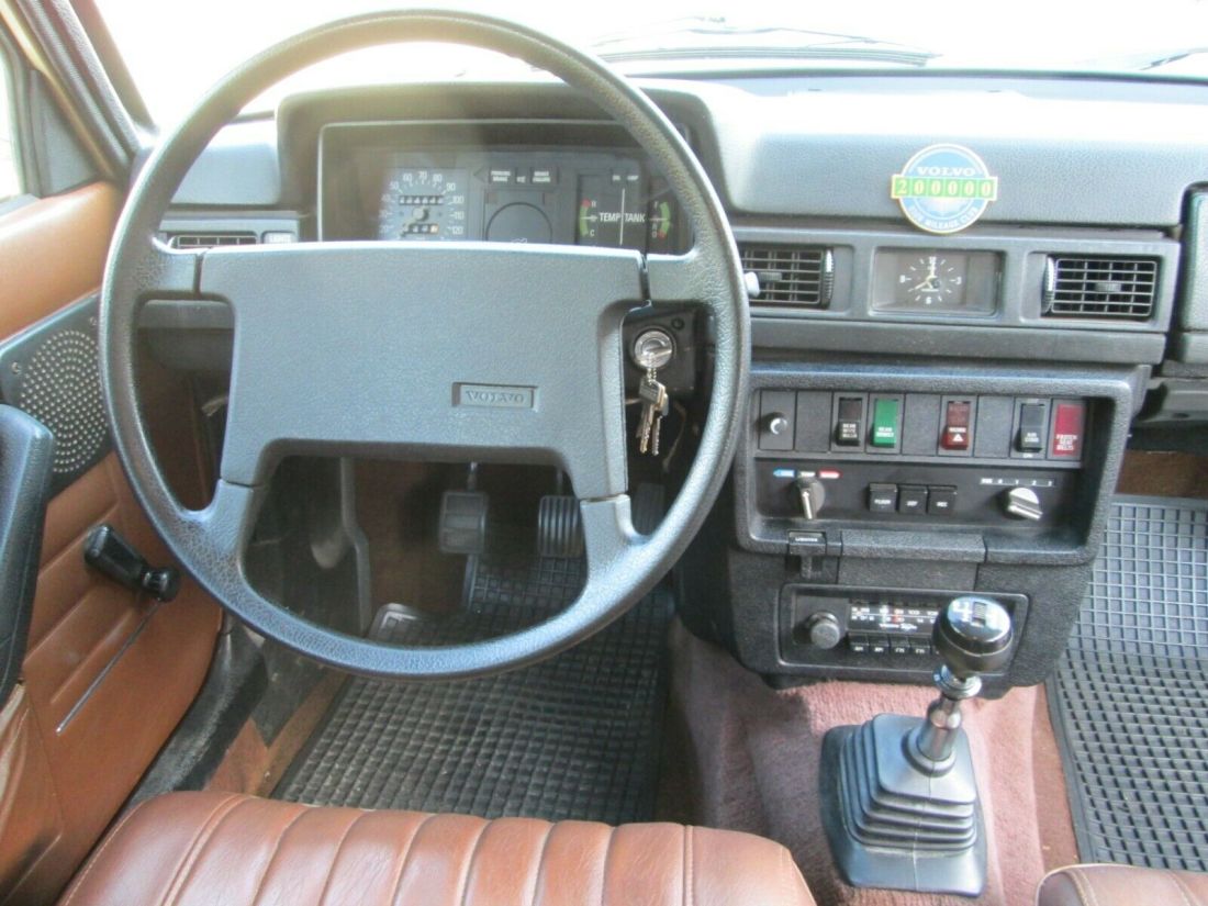 1976 Volvo 240 - photo 6
