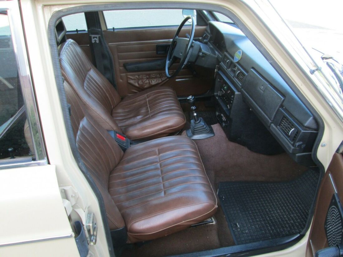 1976 Volvo 240 - photo 9