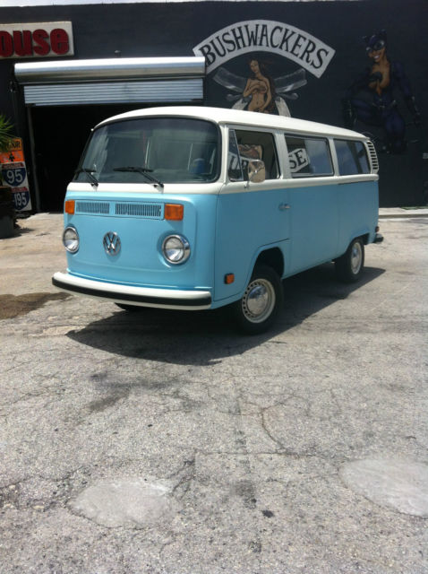 1976 VW Station Wagon Bus Type II Bay Window 1976 Volkswagen Bus/Vanagon