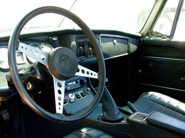1976 MG MGB - photo 3
