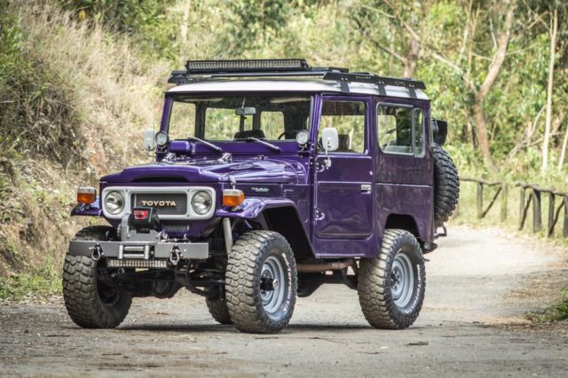 1982 Toyota FJ40 Land Cruiser -- - photo 3