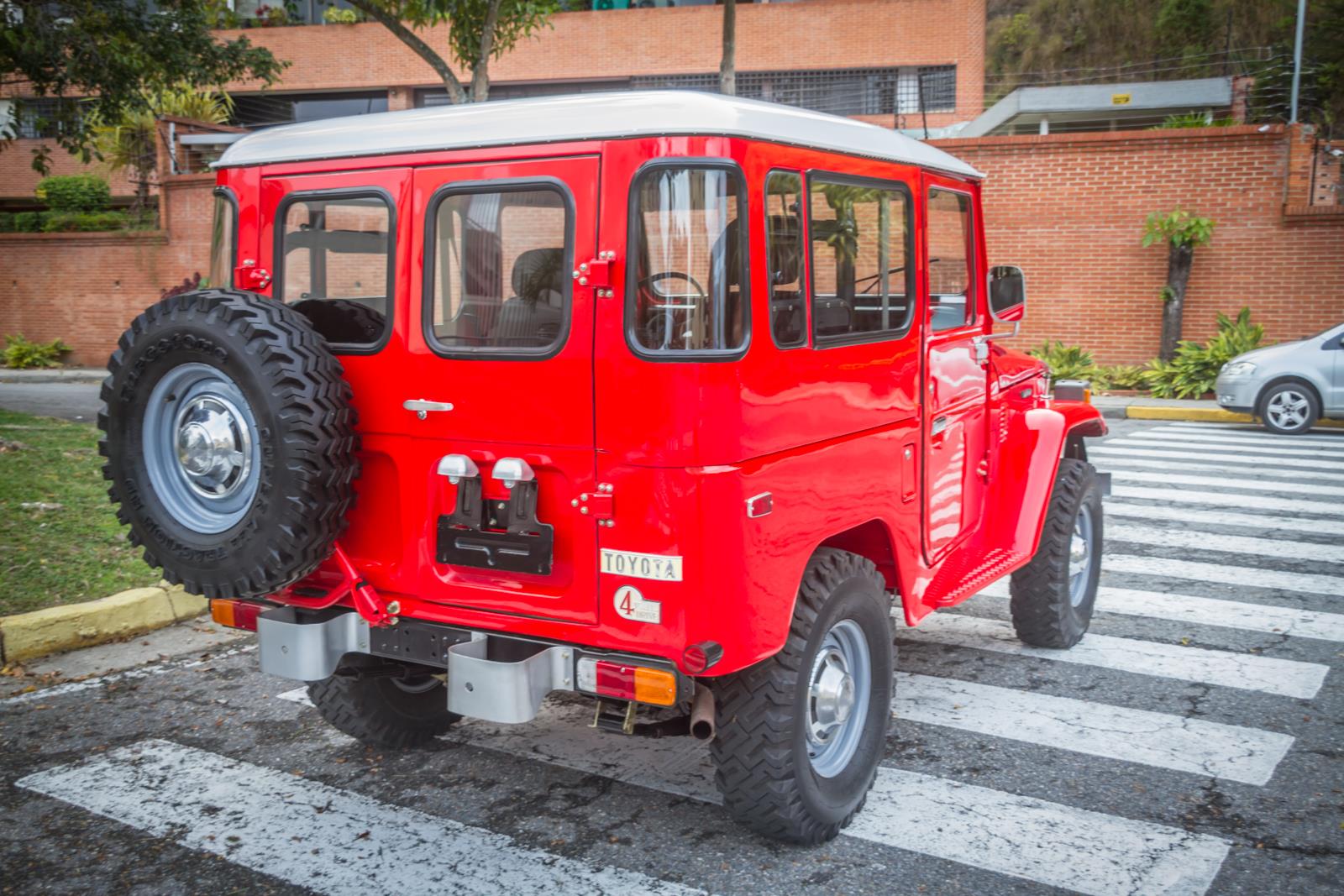 1977 Toyota Land Cruiser 2-door SUV - photo 8