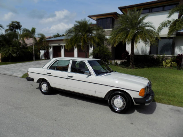 1977 Mercedes-Benz 300-Series 300 D - photo 2