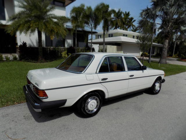 1977 Mercedes-Benz 300-Series 300 D - photo 4