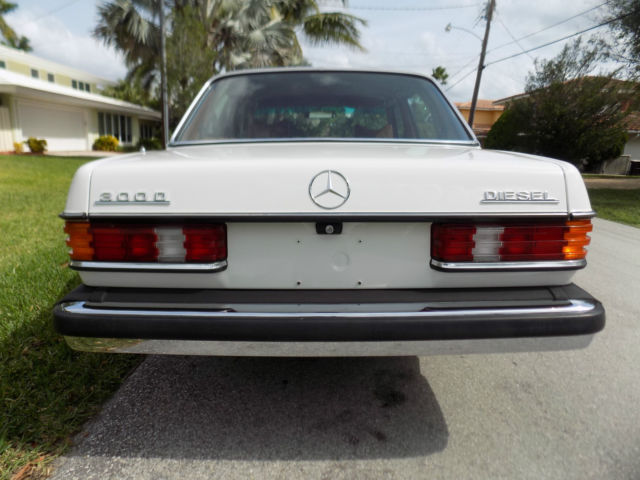 1977 Mercedes-Benz 300-Series 300 D - photo 8