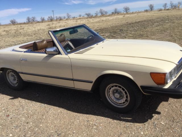 1977 450 SL with extensive/maintenace. Runs/looks great. Hardtop/hoist included. 1977 Mercedes-Benz SL-Class