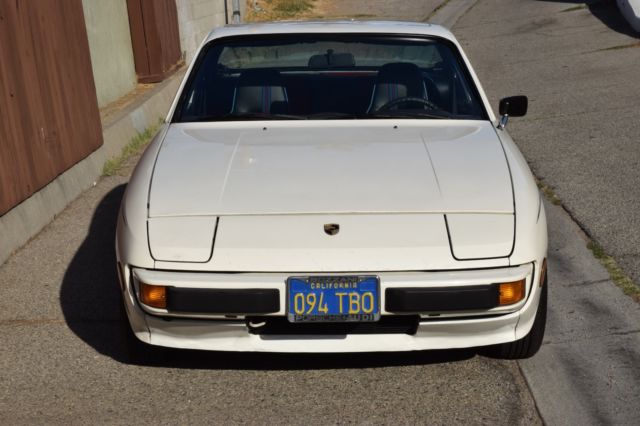 1977 Porsche 924 Hatchback - photo 2