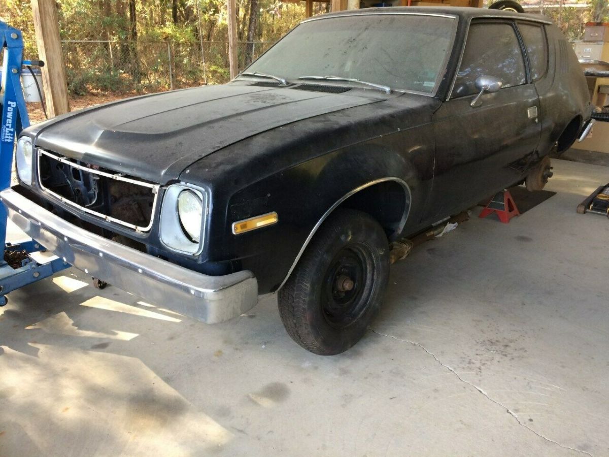 1977 AMC Gremlin race / drag car body shell. No engine, transmission or interior 1977 AMC Gremlin