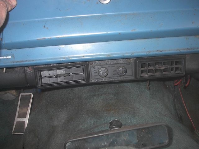 1977 Jeep Wagoneer loaded - photo 7