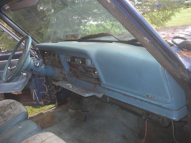 1977 Jeep Wagoneer loaded - photo 9