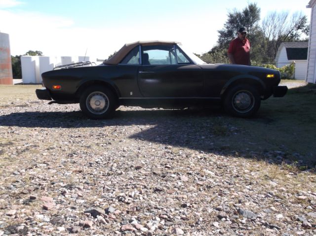 1977 Fiat 124 Spider Stock - photo 4
