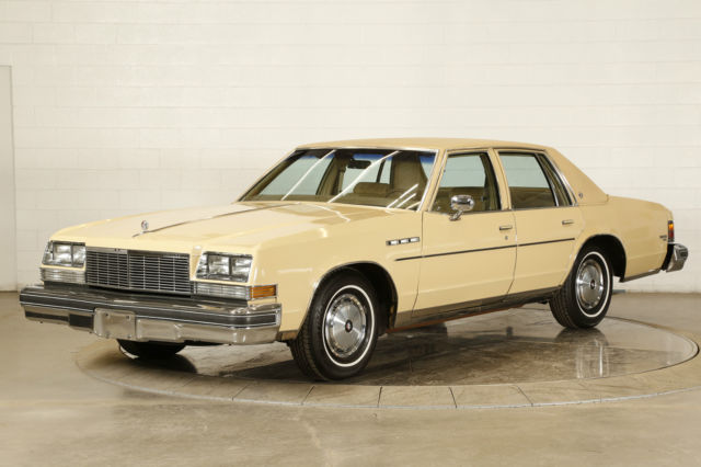 1977 Buick LeSabre Custom Sedan 4-Door 6.6L 1977 Buick LeSabre