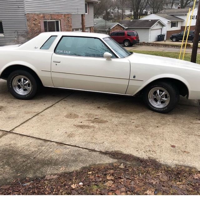 1977 Buick Regal White - photo 2