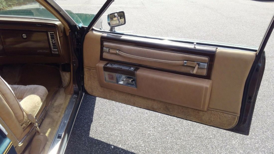 1977 Cadillac Fleetwood - photo 2