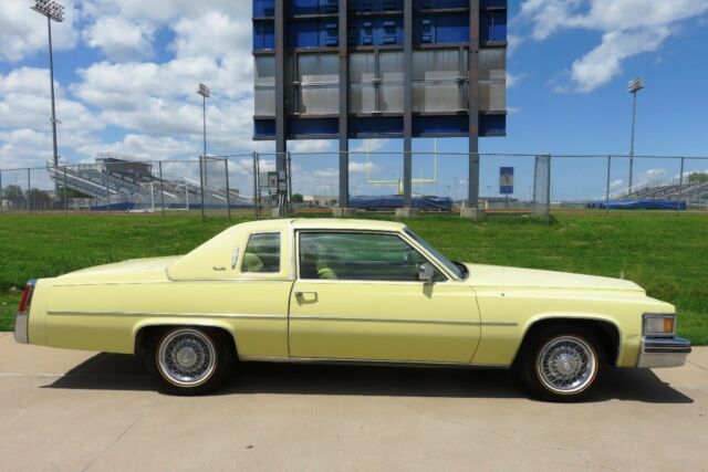 1977 Cadillac DeVille DeVille V8-425 2-door coupe 17k miles - photo 3