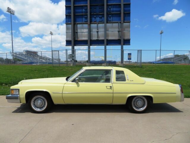 1977 Cadillac DeVille DeVille V8-425 2-door coupe 17k miles - photo 4