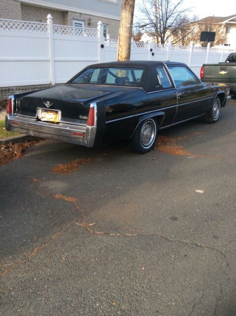 1977 Cadillac DeVille - photo 3