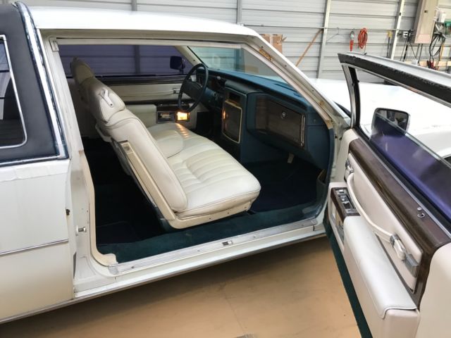 1977 Cadillac DeVille - photo 12