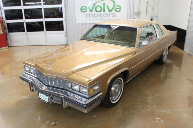 1977 Cadillac DeVille 24k, Original, Metallic 1977 Cadillac DeVille --