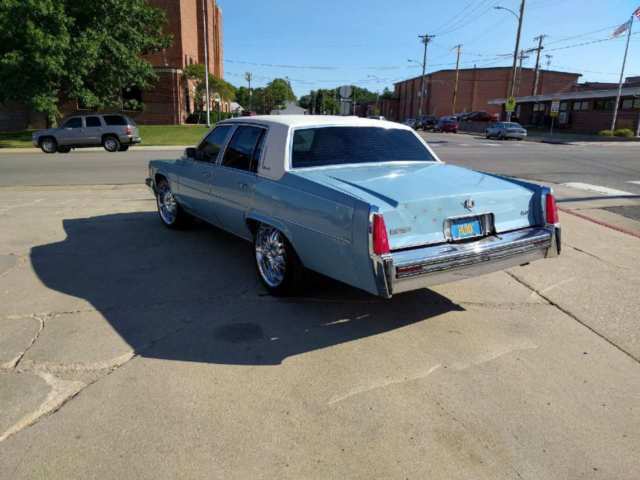 1977 Cadillac DeVille Base Sedan 4-Door - photo 3