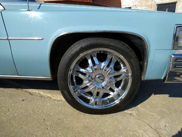 1977 Cadillac DeVille Base Sedan 4-Door - photo 4